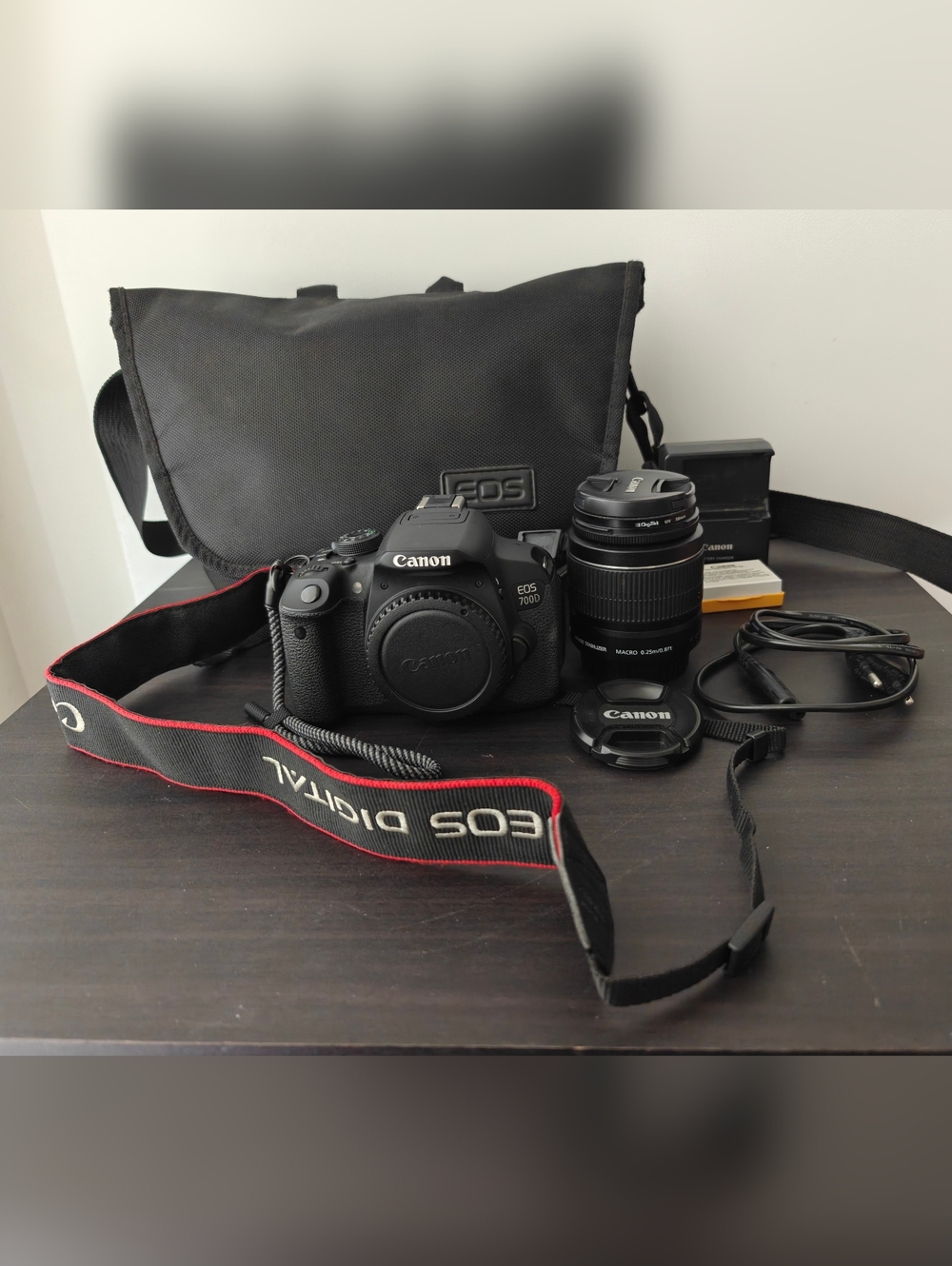 Canon EOS 700D DSLR Camera Kit